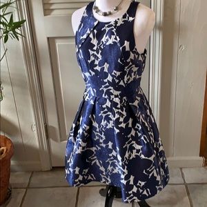 Gianni Bini fitted sleeveless blue & white mini S